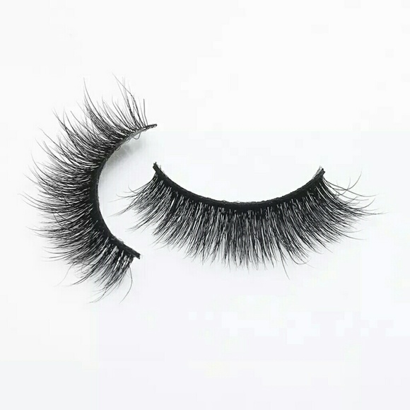 Real Mink Dramatic Lashes With Free Case & Glue - Picture 6 of 6